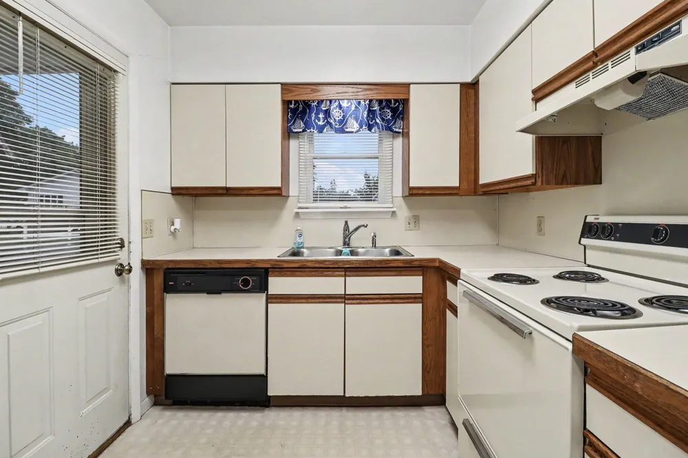 304 S Ferry Street #3 Ludington City, MI 49431