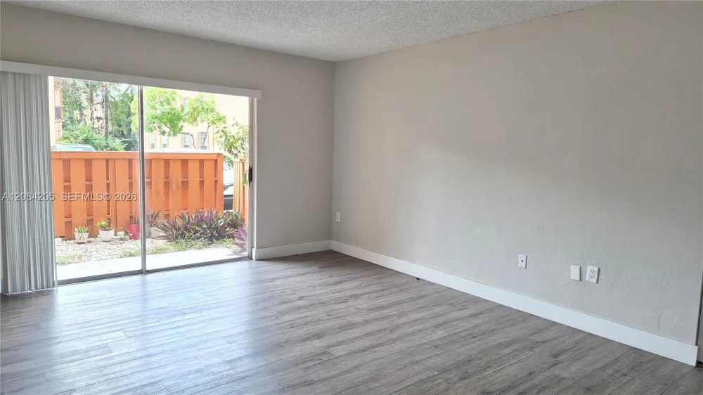 7100 Fairway Dr #K9 Miami Lakes, FL 33014