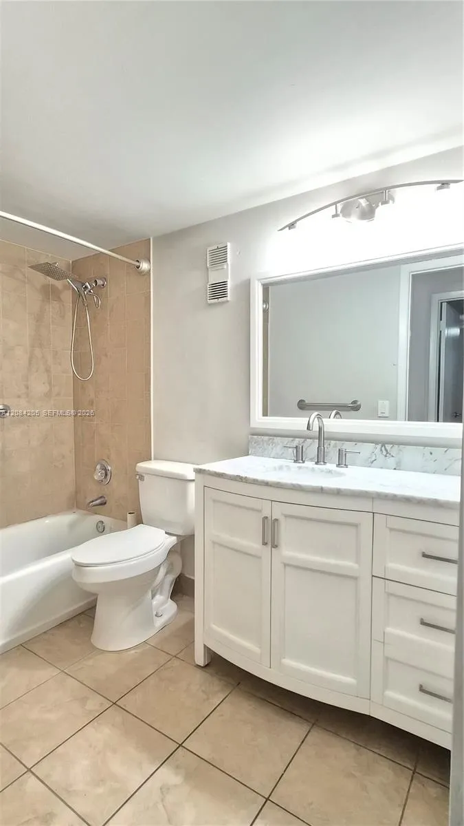 7100 Fairway Dr #K9 Miami Lakes, FL 33014