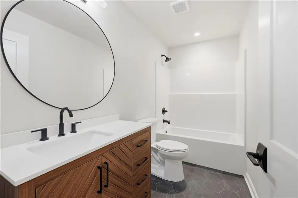1121 Riverside Terrace Gainesville, GA 30501
