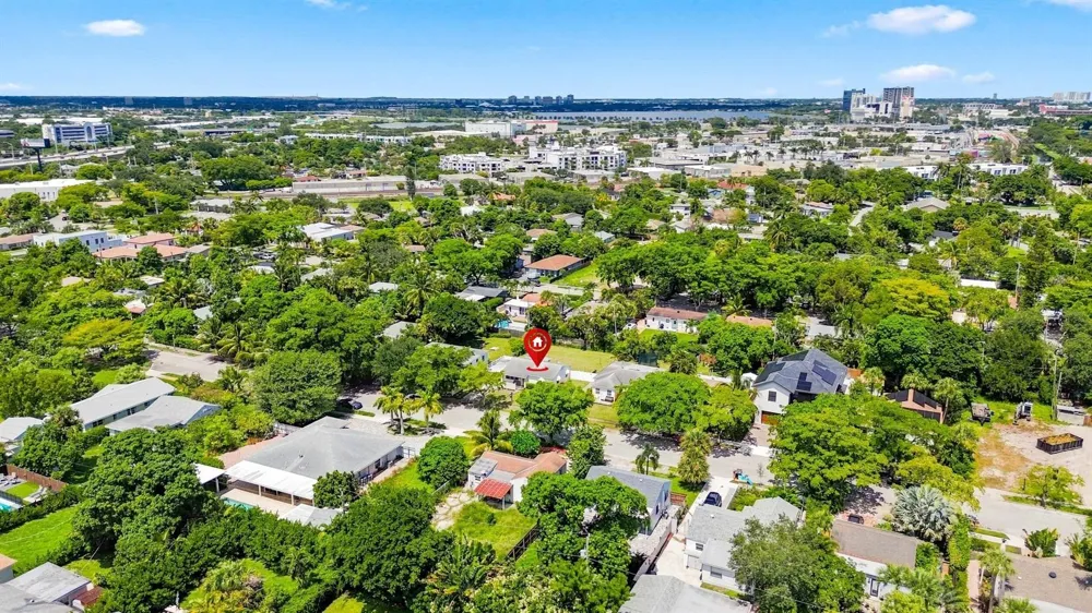 933 UPLAND ROAD West Palm Beach, FL 33401