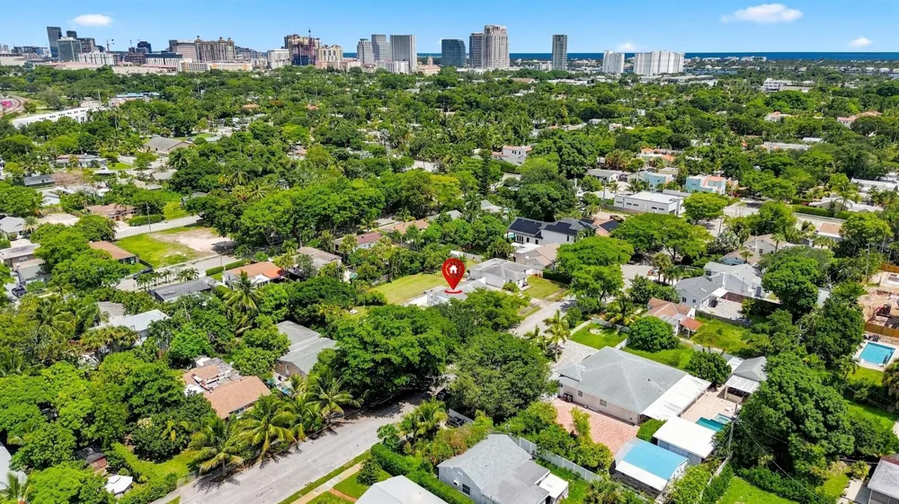 933 UPLAND ROAD West Palm Beach, FL 33401