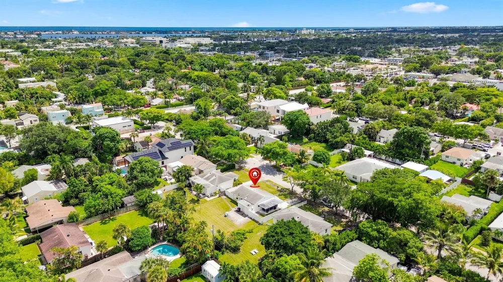 933 UPLAND ROAD West Palm Beach, FL 33401
