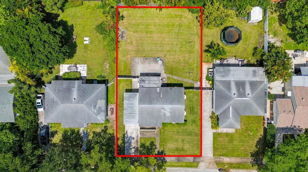 933 UPLAND ROAD West Palm Beach, FL 33401