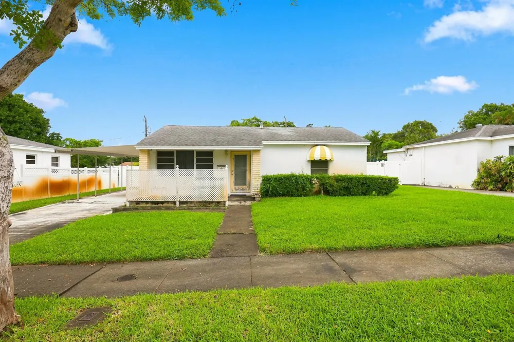 933 UPLAND ROAD West Palm Beach, FL 33401