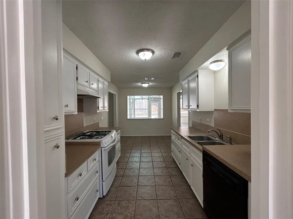 7229 Martha Lane Fort Worth, TX 76112