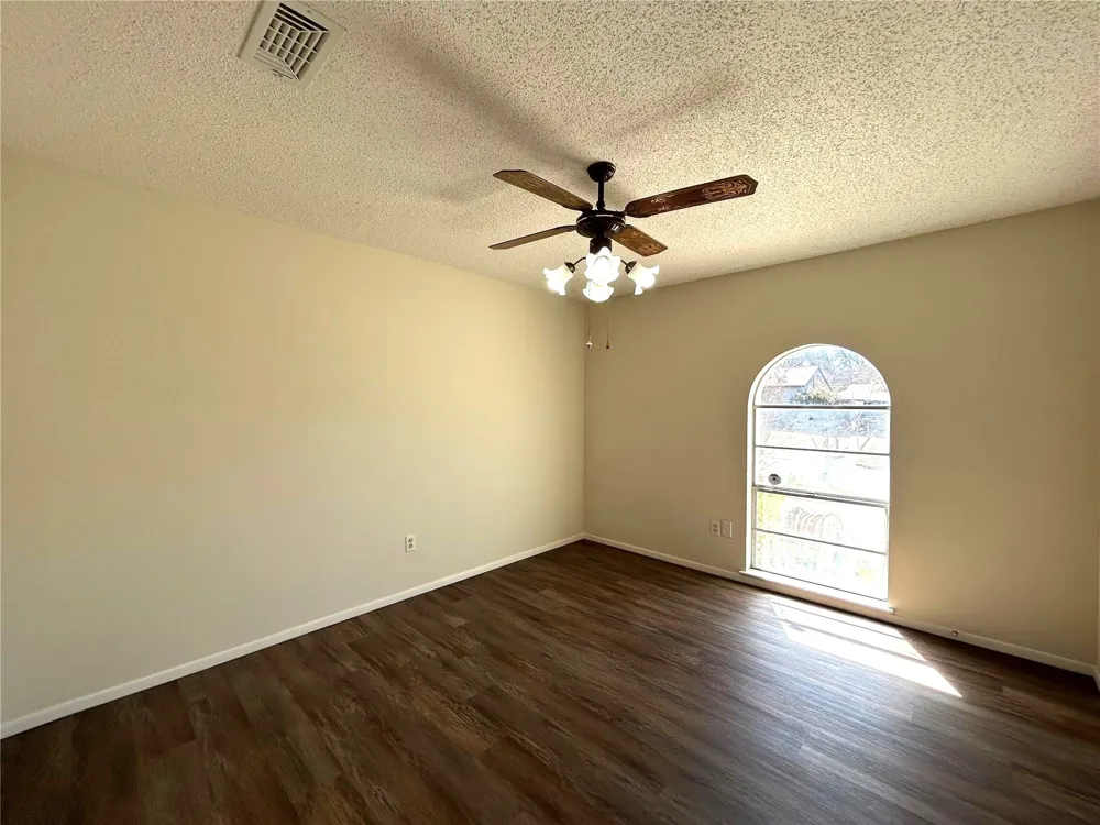 7229 Martha Lane Fort Worth, TX 76112