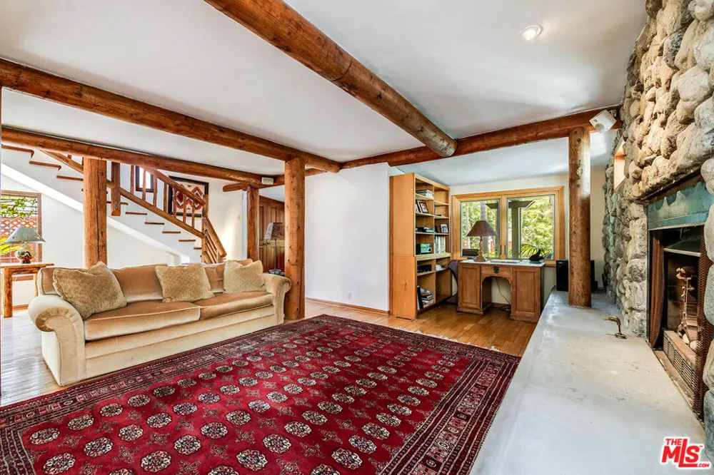 454 East Rustic Road Santa Monica, CA 90402