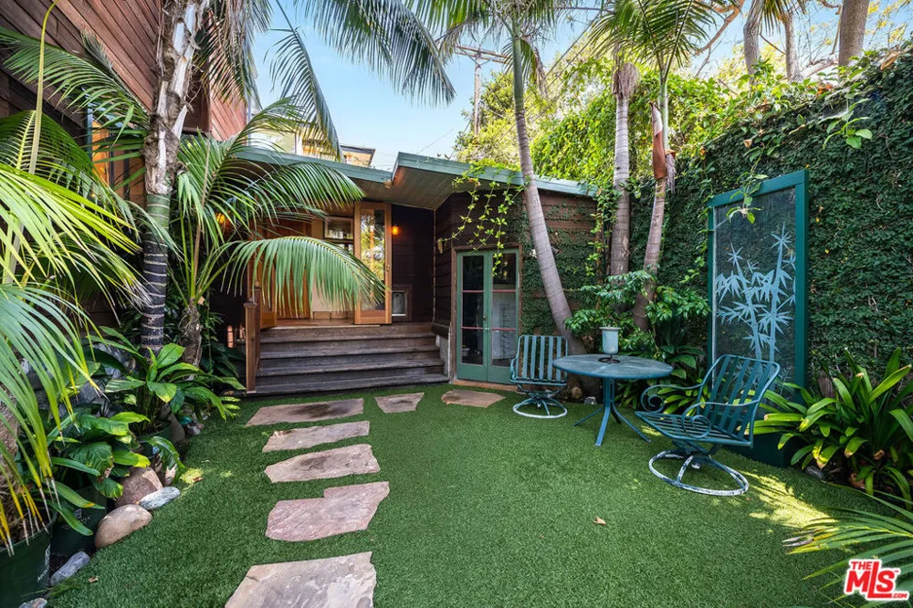 454 East Rustic Road Santa Monica, CA 90402