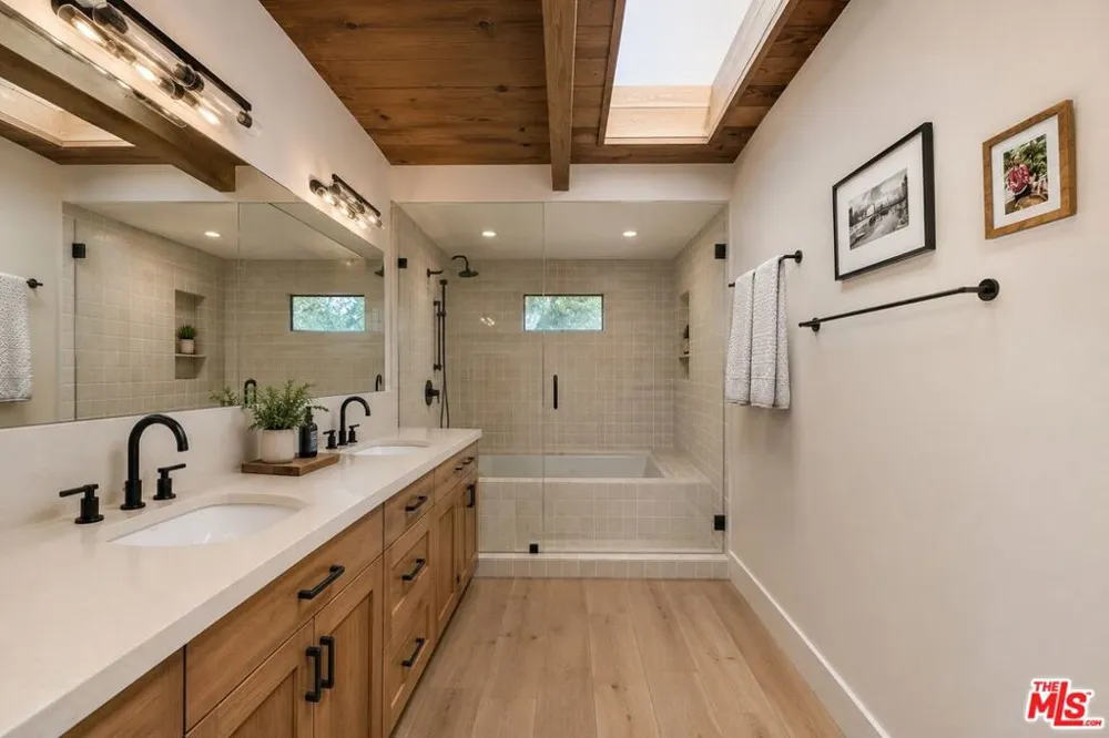 454 East Rustic Road Santa Monica, CA 90402
