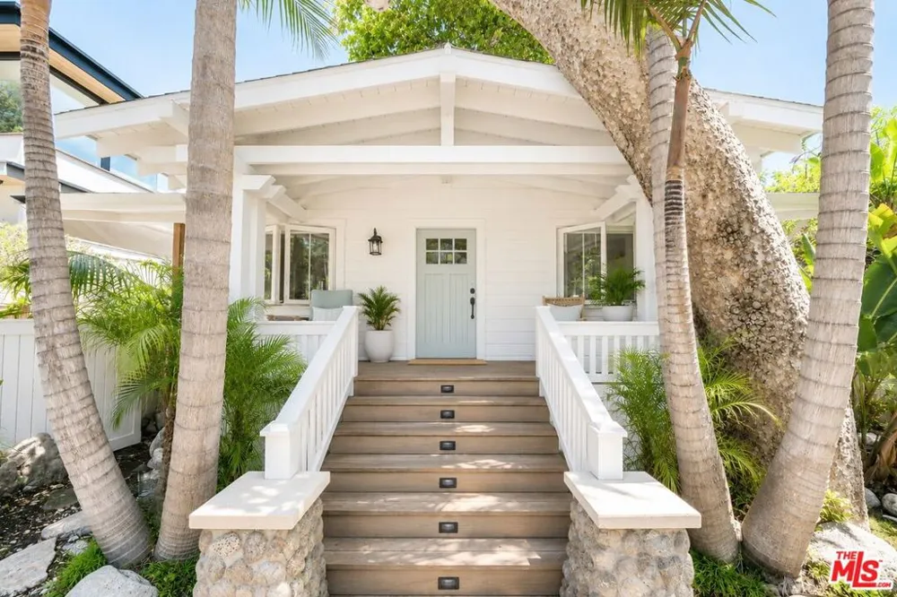 454 East Rustic Road Santa Monica, CA 90402