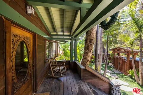 454 East Rustic Road