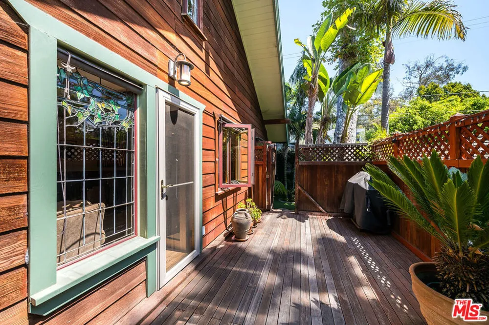 454 East Rustic Road Santa Monica, CA 90402