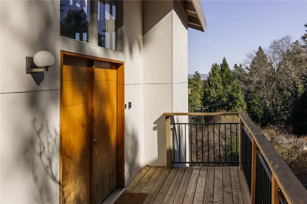 859 Strawberry Peak Road Twin Peaks, CA 92391