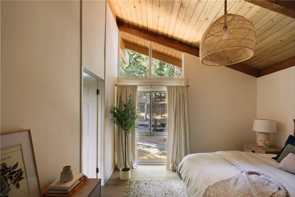 859 Strawberry Peak Road Twin Peaks, CA 92391