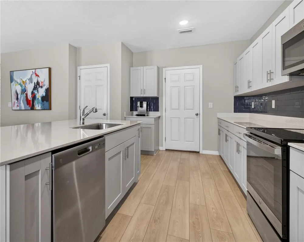 7860 PEACE LILY AVENUE Wesley Chapel, FL 33545
