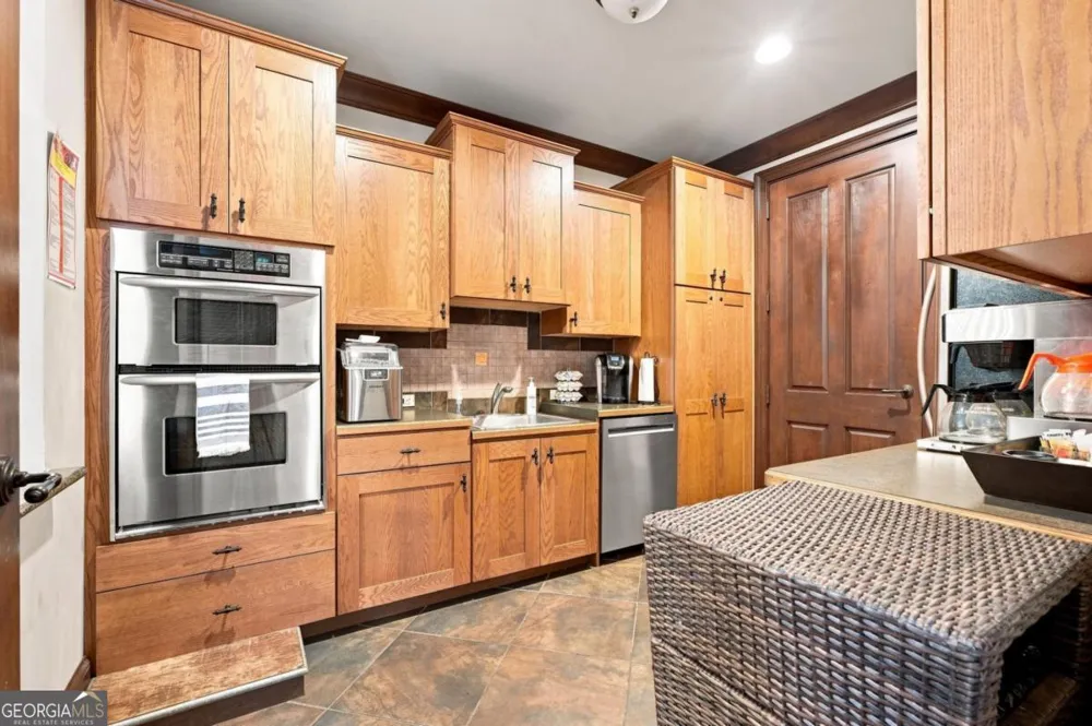 1604 Falcon CT Locust Grove, GA 30248