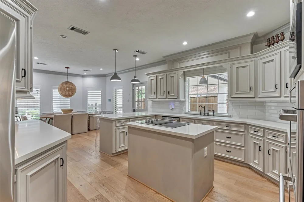 42 Golden Shadow Circle The Woodlands, TX 77381
