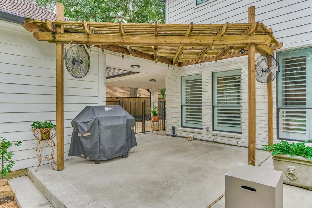 42 Golden Shadow Circle The Woodlands, TX 77381
