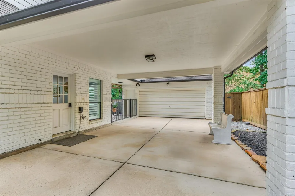 42 Golden Shadow Circle The Woodlands, TX 77381