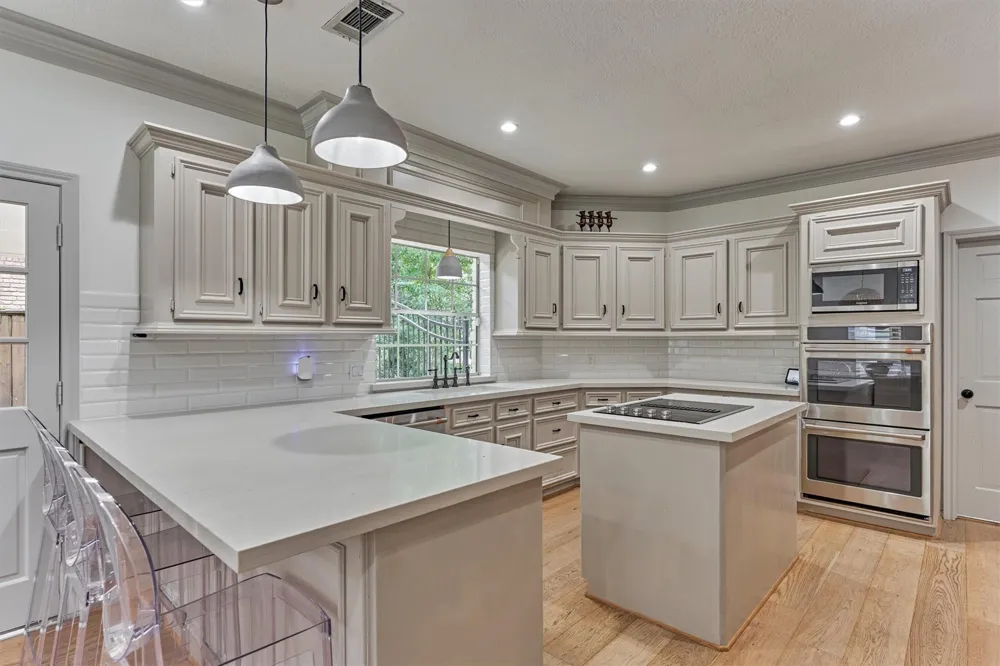 42 Golden Shadow Circle The Woodlands, TX 77381