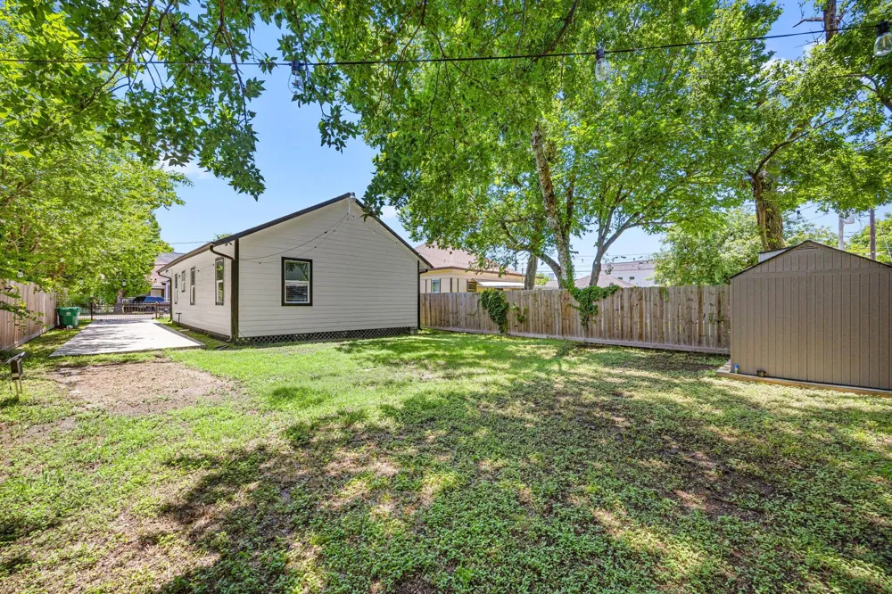 4103 New Orleans Street Houston, TX 77020