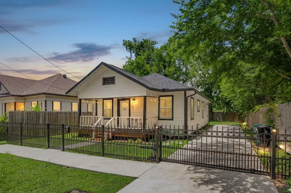 4103 New Orleans Street Houston, TX 77020