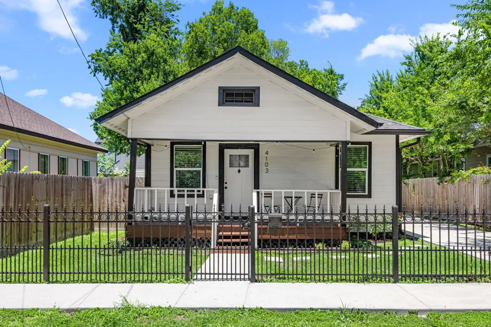 4103 New Orleans Street Houston, TX 77020