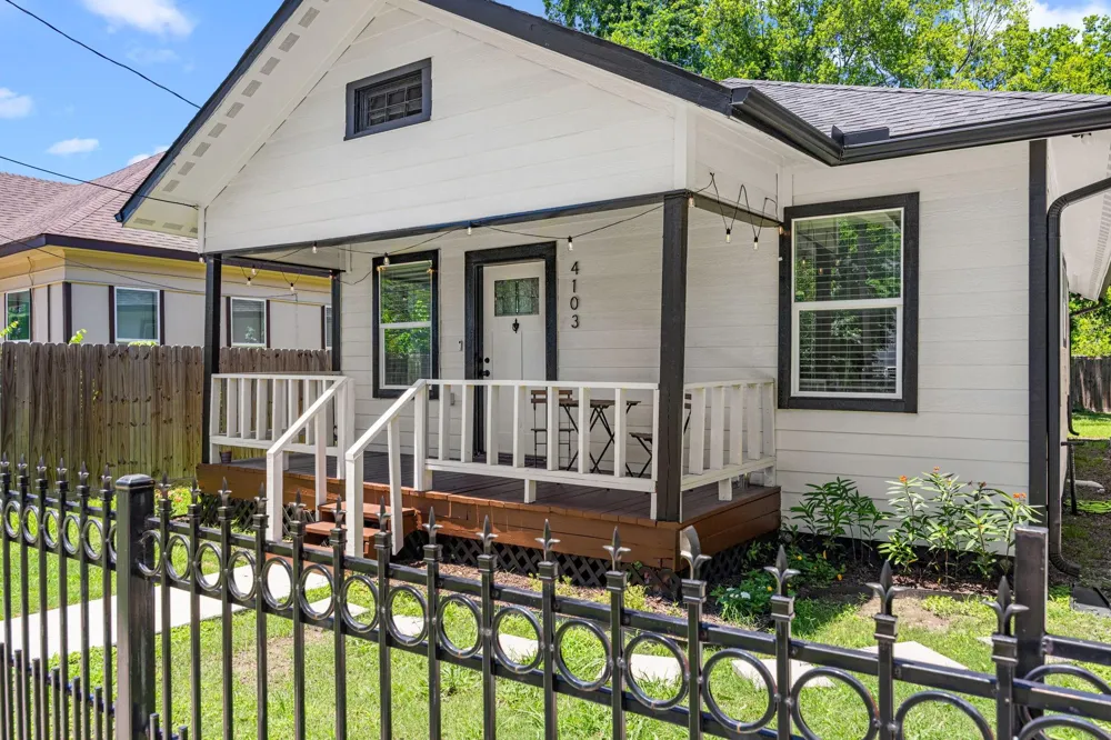 4103 New Orleans Street Houston, TX 77020