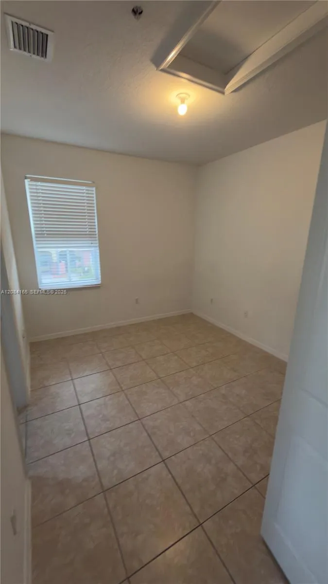 2851 W Prospect Rd #1001 Tamarac, FL 33309