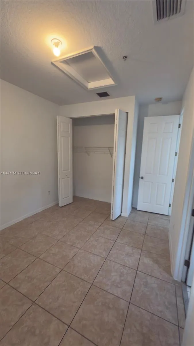 2851 W Prospect Rd #1001 Tamarac, FL 33309