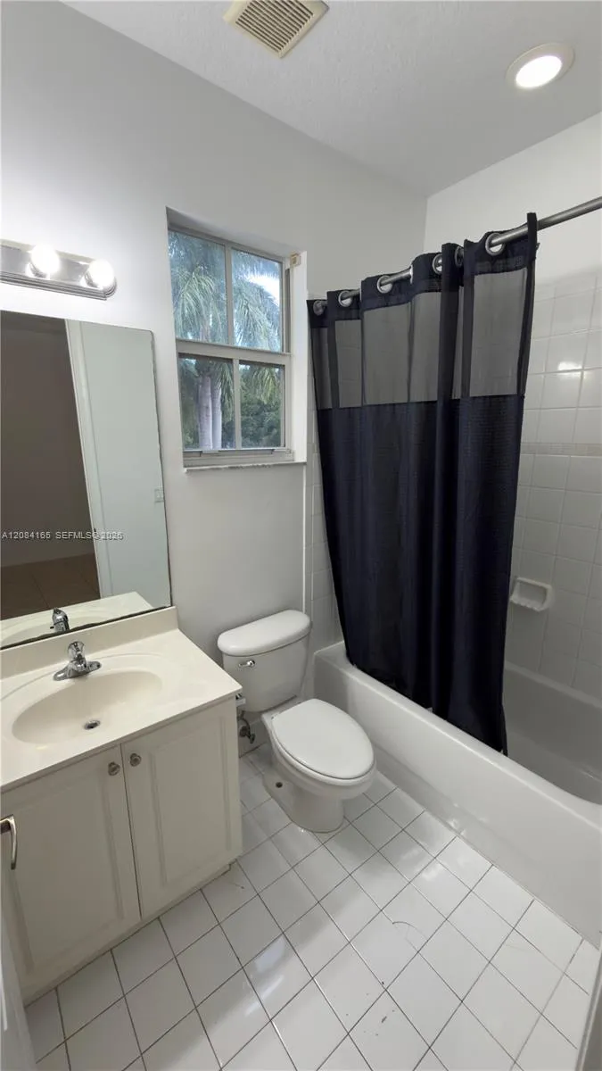 2851 W Prospect Rd #1001 Tamarac, FL 33309