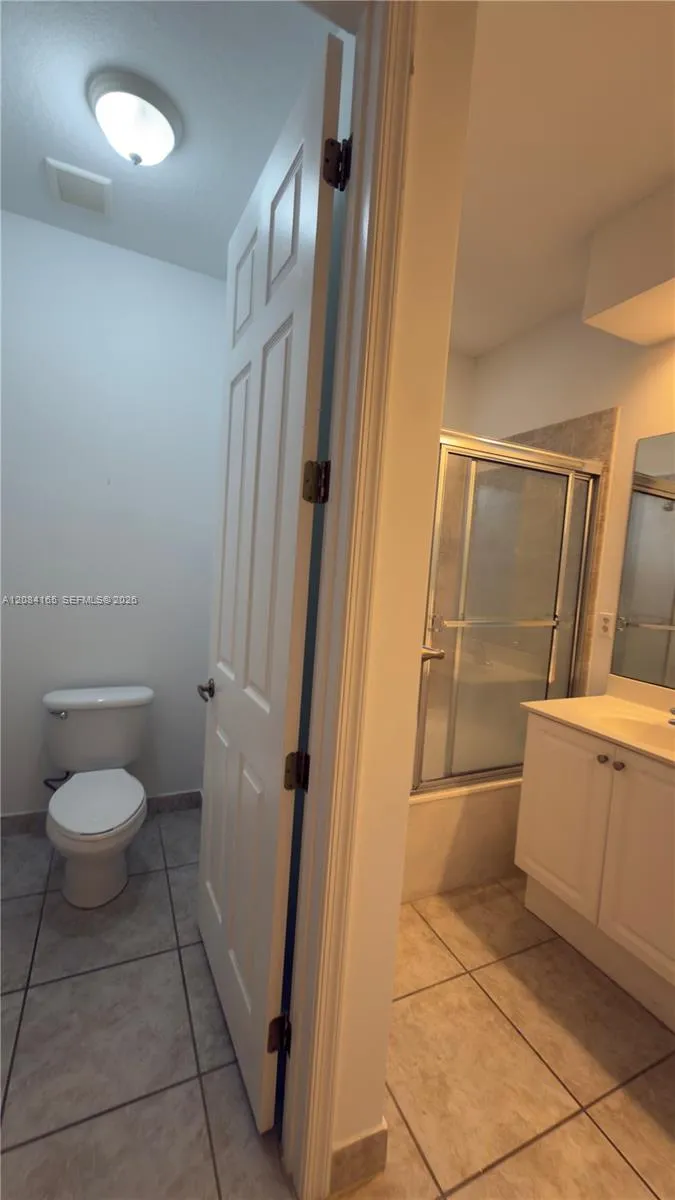 2851 W Prospect Rd #1001 Tamarac, FL 33309