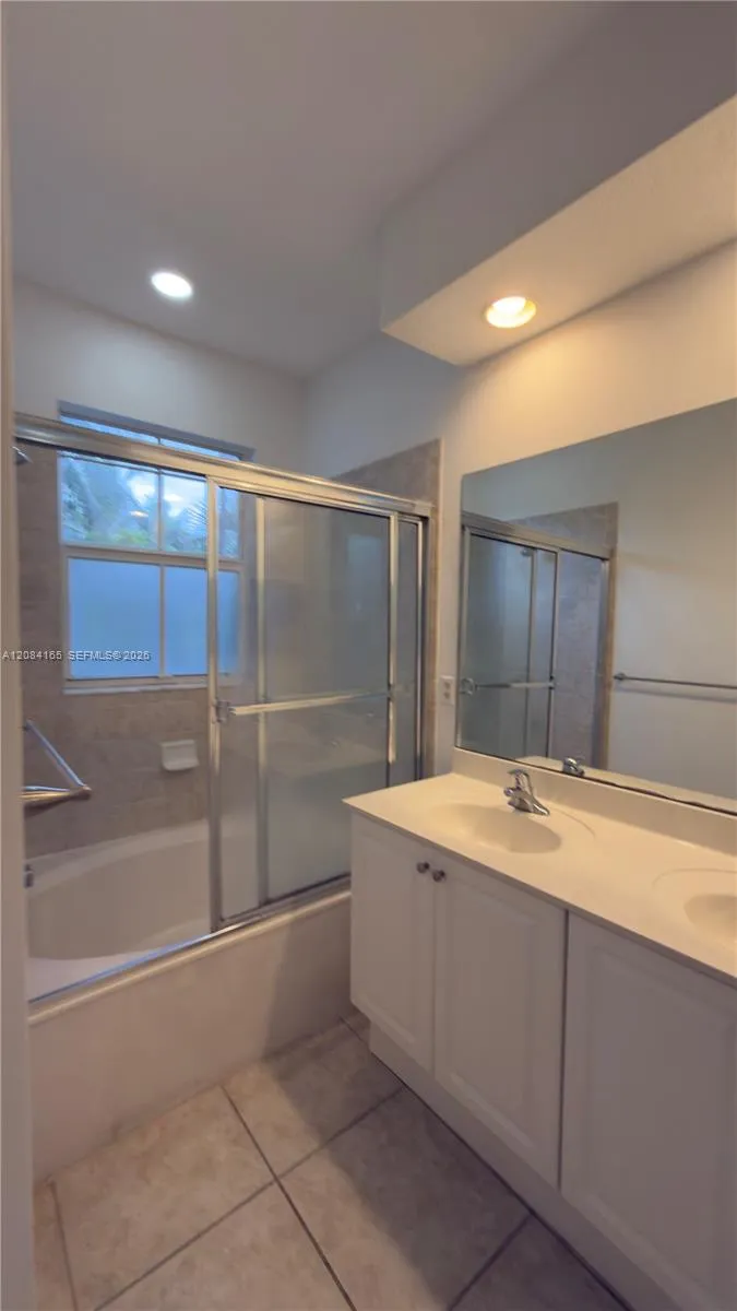 2851 W Prospect Rd #1001 Tamarac, FL 33309