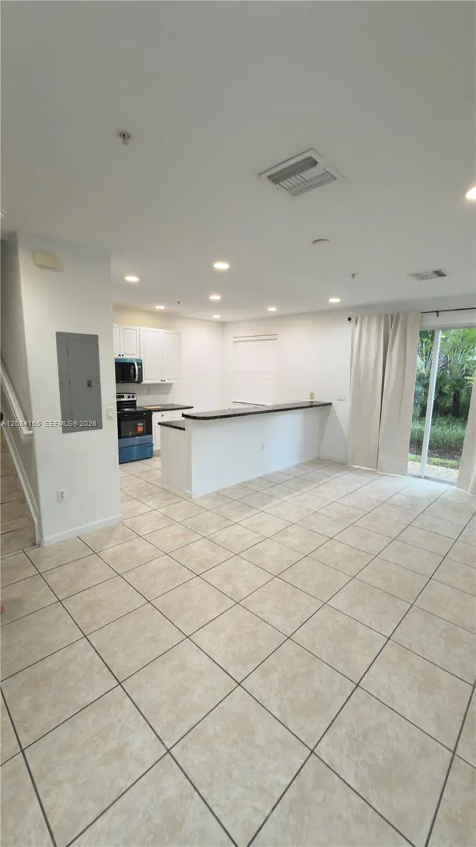 2851 W Prospect Rd #1001 Tamarac, FL 33309