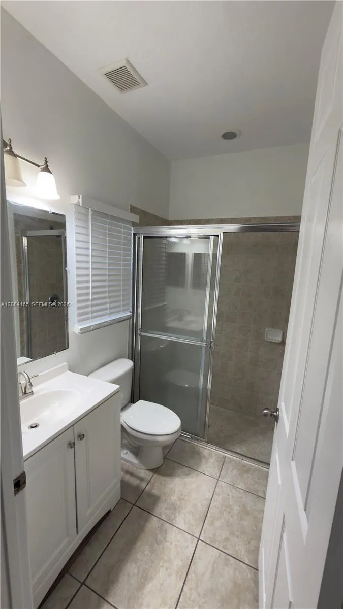 2851 W Prospect Rd #1001 Tamarac, FL 33309