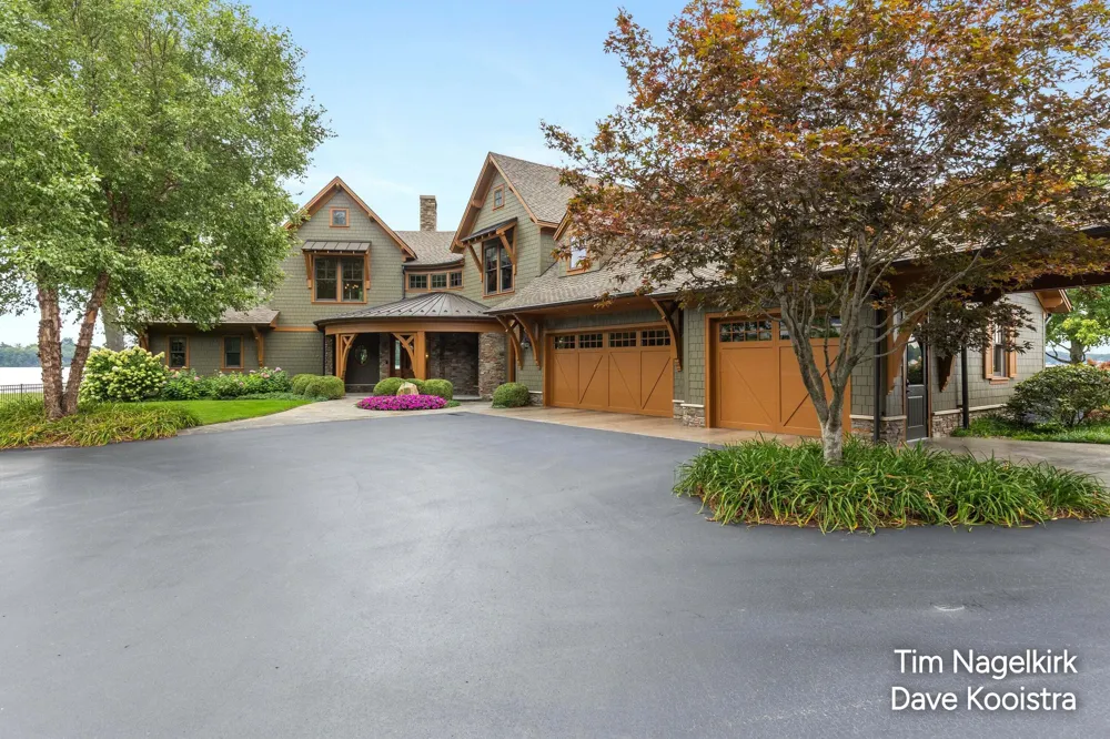 40232 Grandview Drive Shelbyville, MI 49344