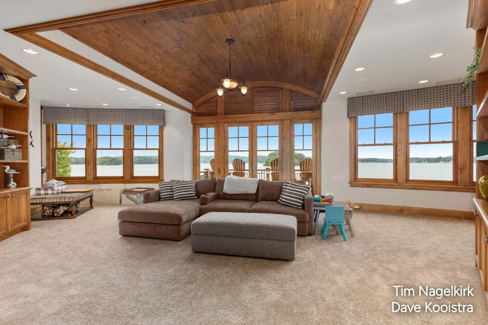 40232 Grandview Drive Shelbyville, MI 49344