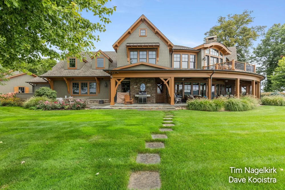 40232 Grandview Drive Shelbyville, MI 49344