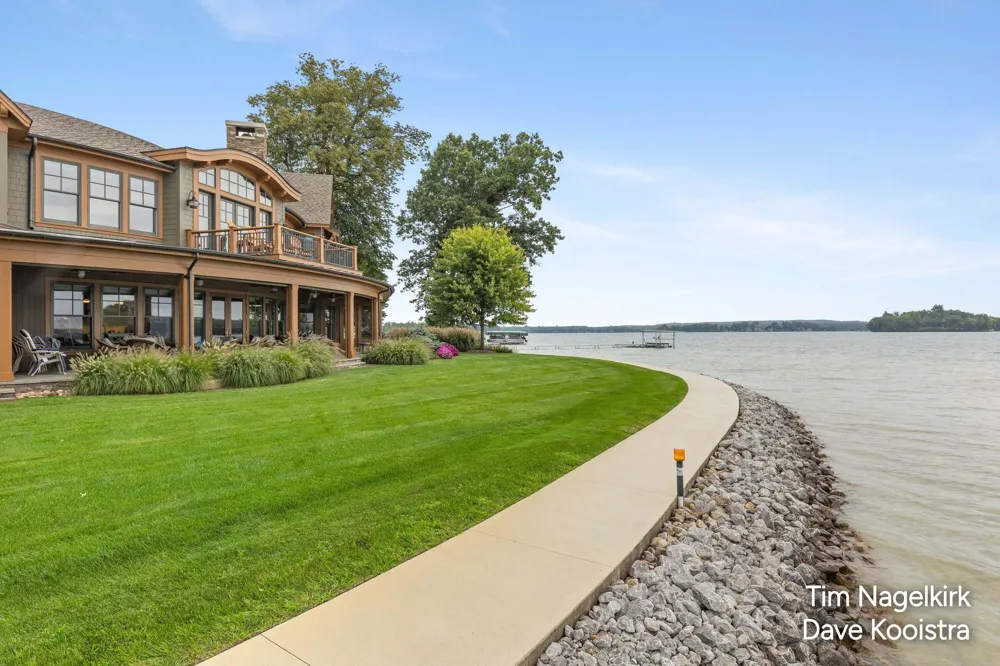40232 Grandview Drive Shelbyville, MI 49344