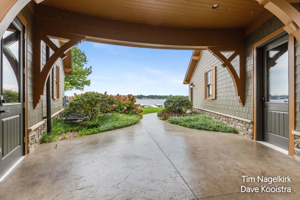 40232 Grandview Drive Shelbyville, MI 49344
