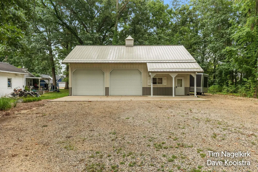 40232 Grandview Drive Shelbyville, MI 49344