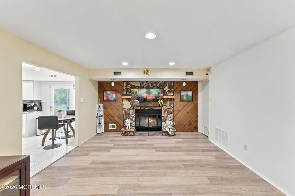 7 Thetford Lane Marlboro, NJ 07746