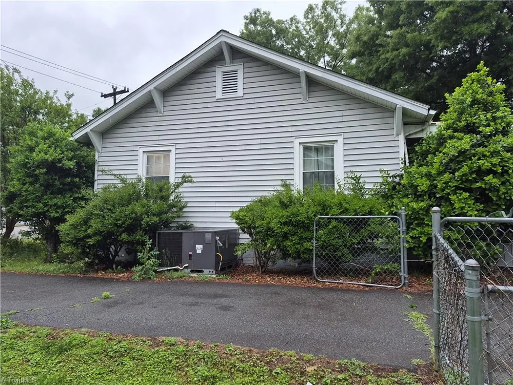921 Center Church Road Eden, NC 27288