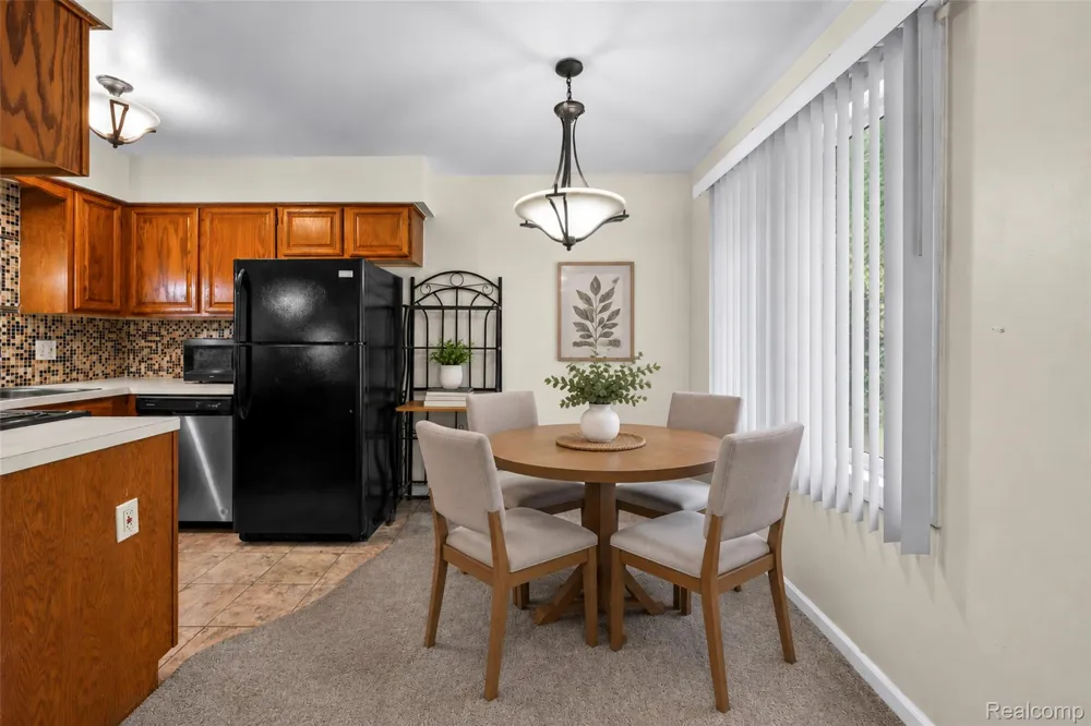 200 W Fraser Street Rochester City, MI 48307