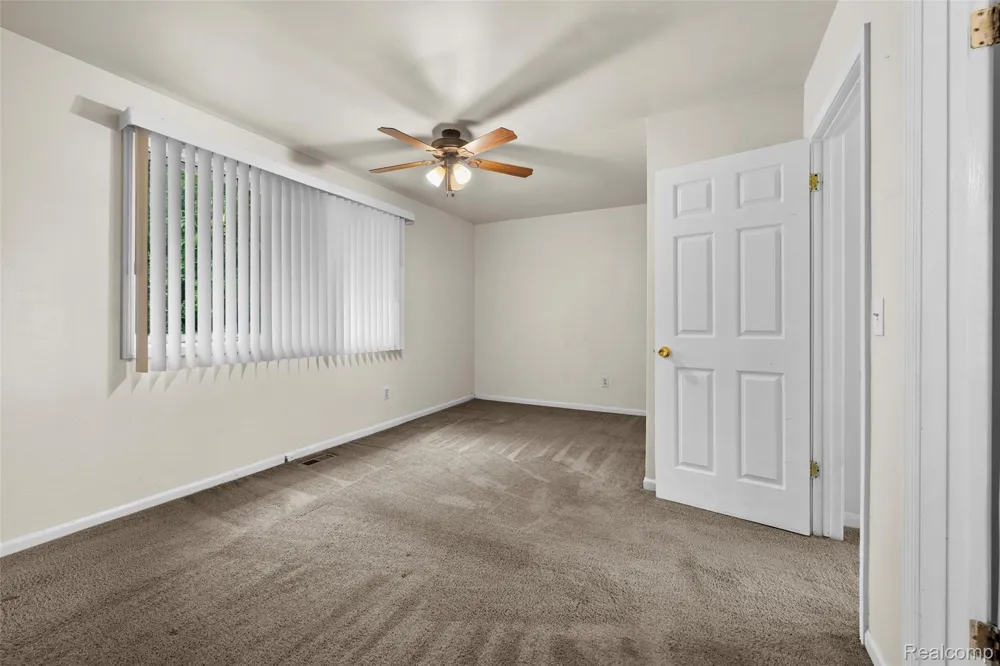 200 W Fraser Street Rochester City, MI 48307