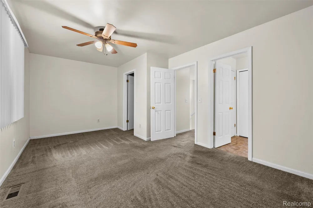 200 W Fraser Street Rochester City, MI 48307