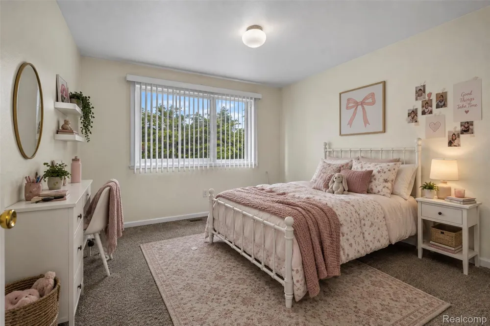 200 W Fraser Street Rochester City, MI 48307