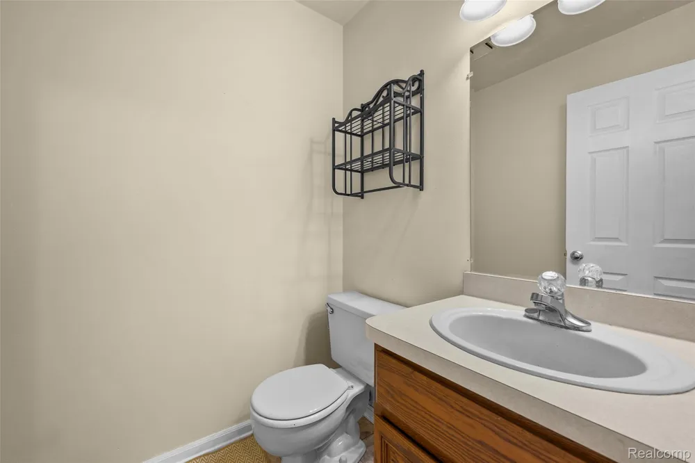 200 W Fraser Street Rochester City, MI 48307