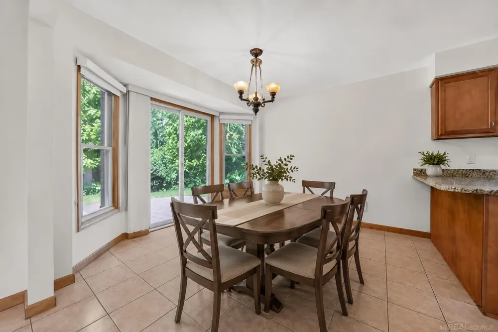 40219 Denbigh Drive Sterling Heights City, MI 48310
